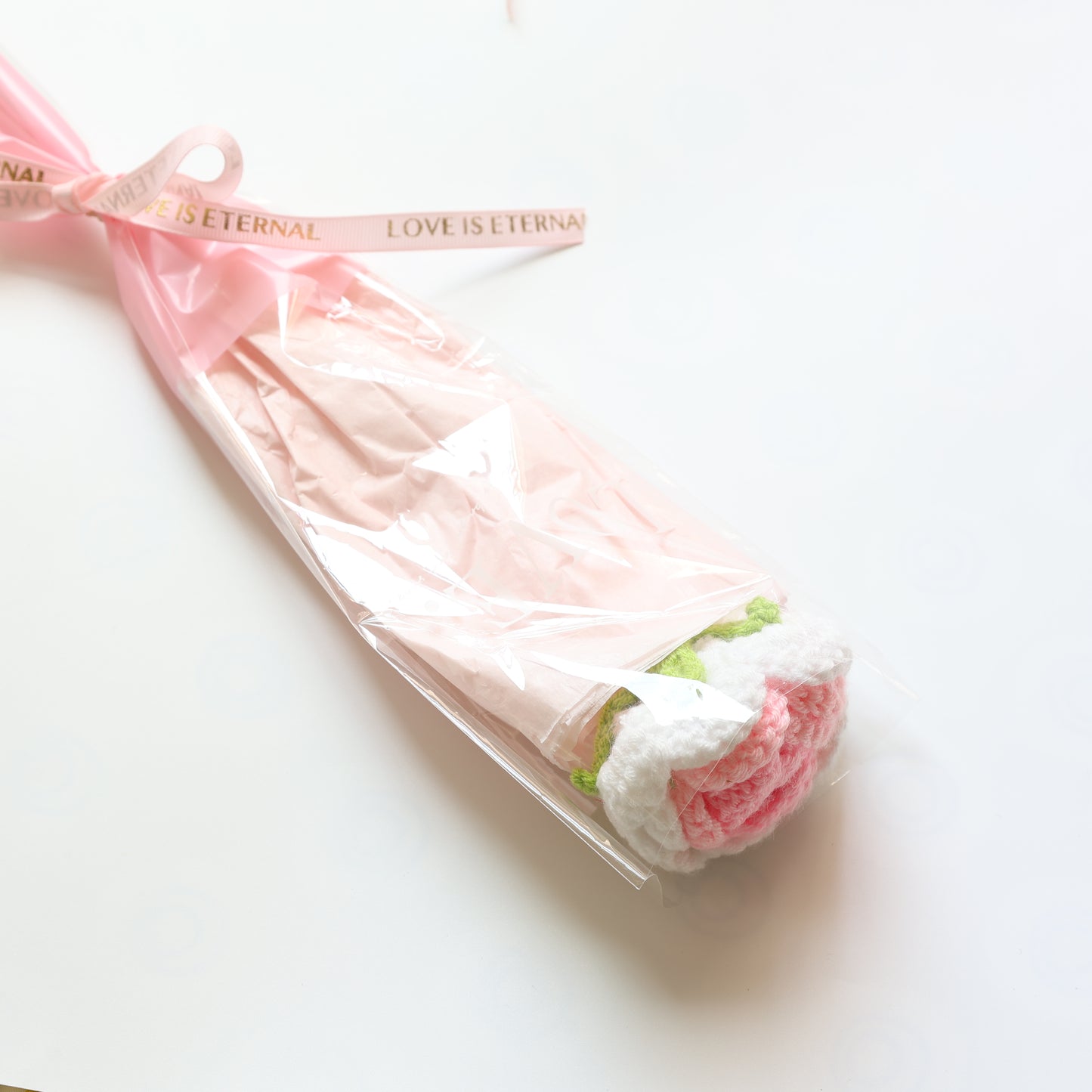 Crochet Single Flower Bouquet Charm - Wrapped White Pink