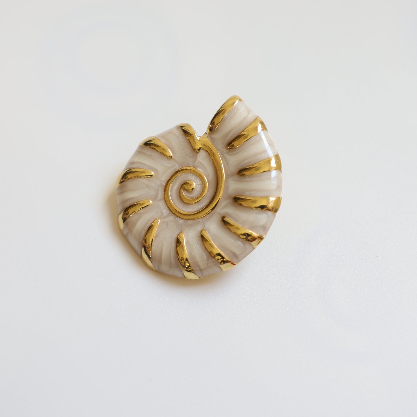 Conch Shell Stud Earrings - image 3