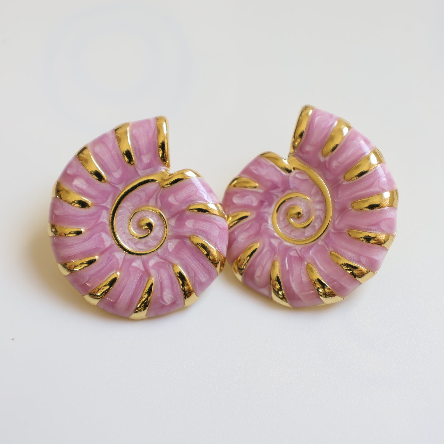 Conch Shell Stud Earrings - image 8