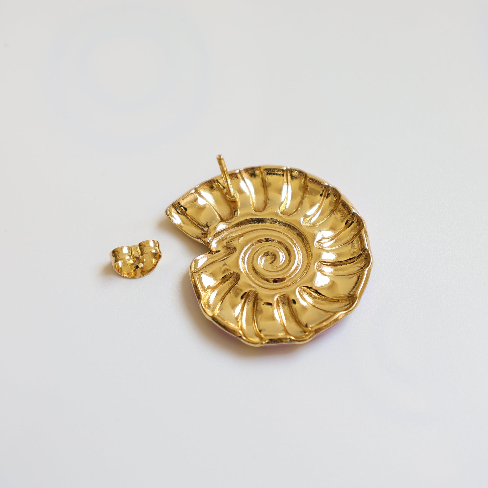 Conch Shell Stud Earrings - image 7
