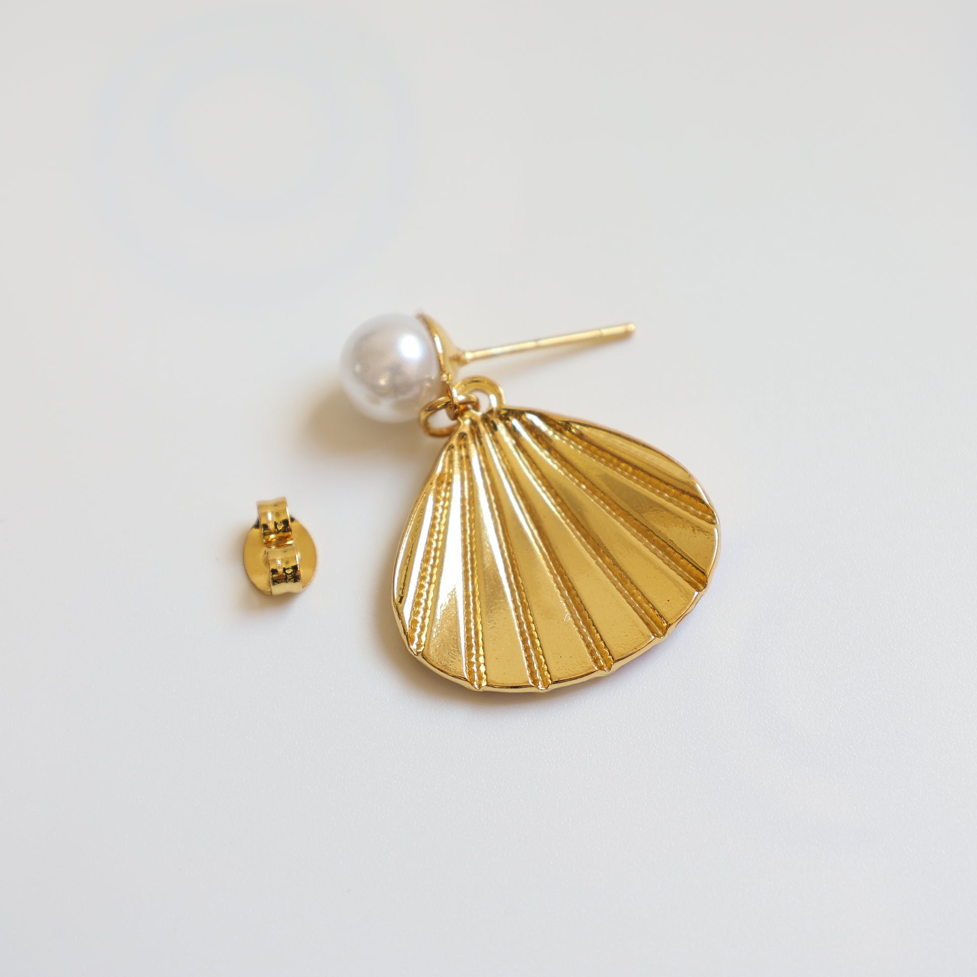 Shell Stud Earrings - image 7
