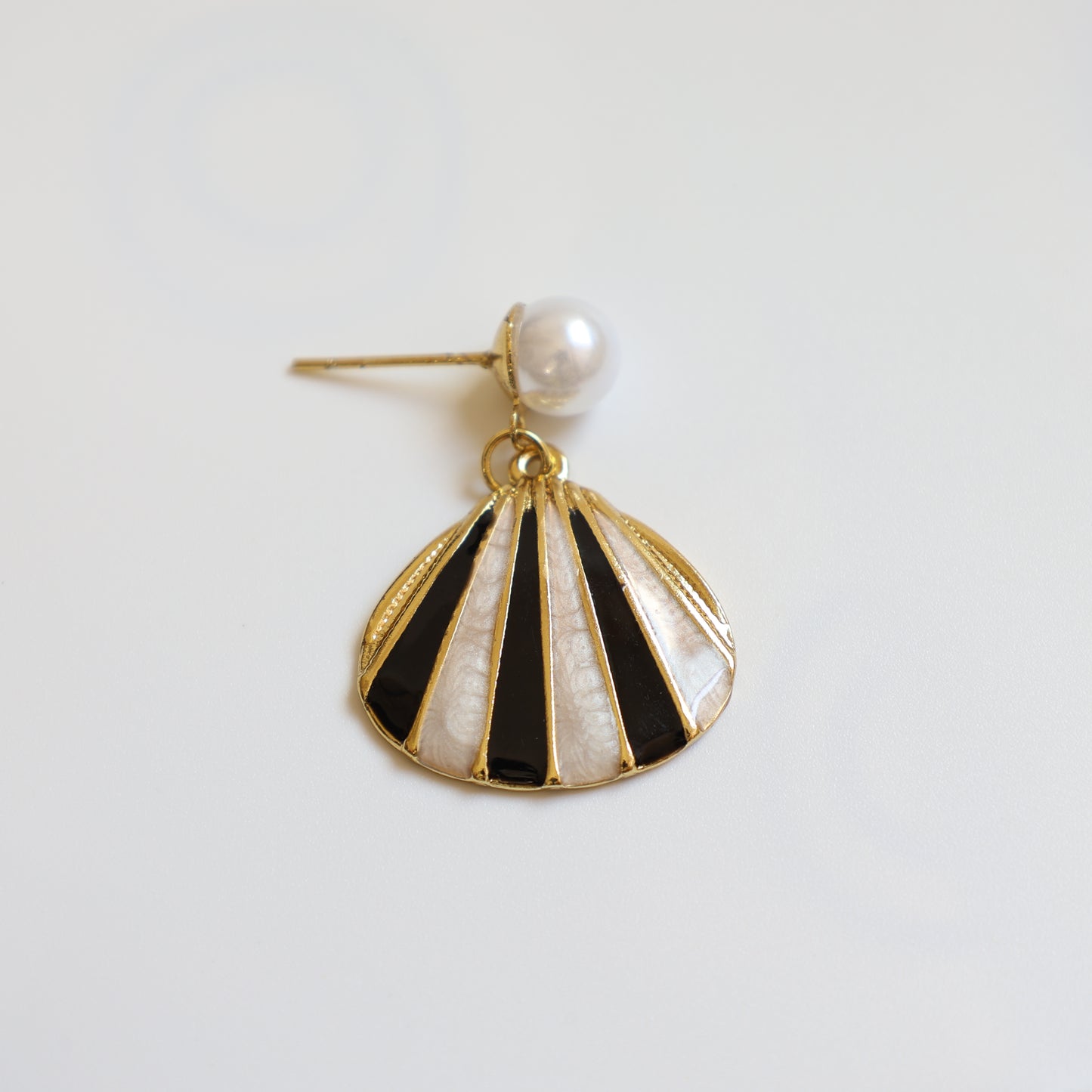 Shell Stud Earrings - image 9