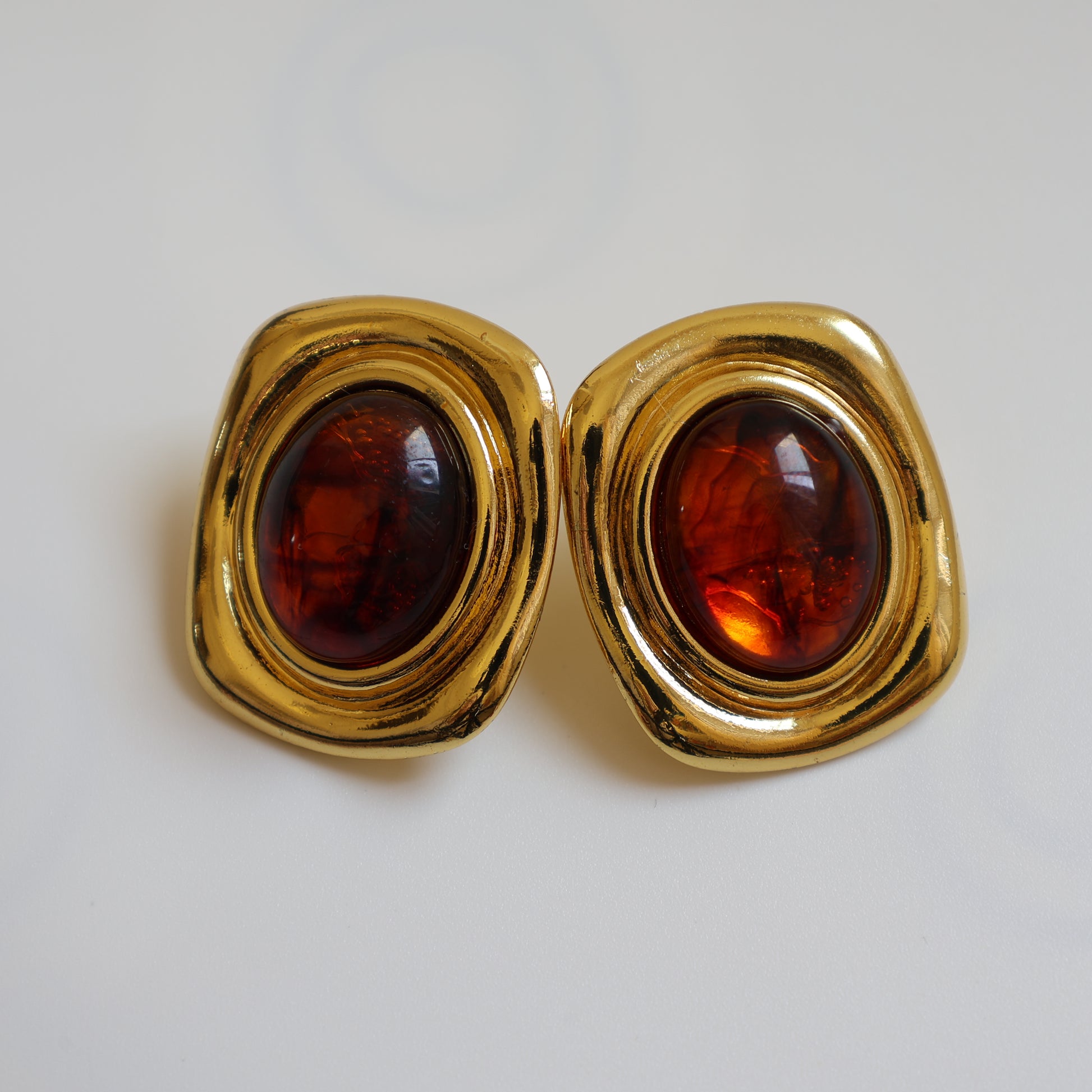 Oval Pearl Stud Earrings - image 8