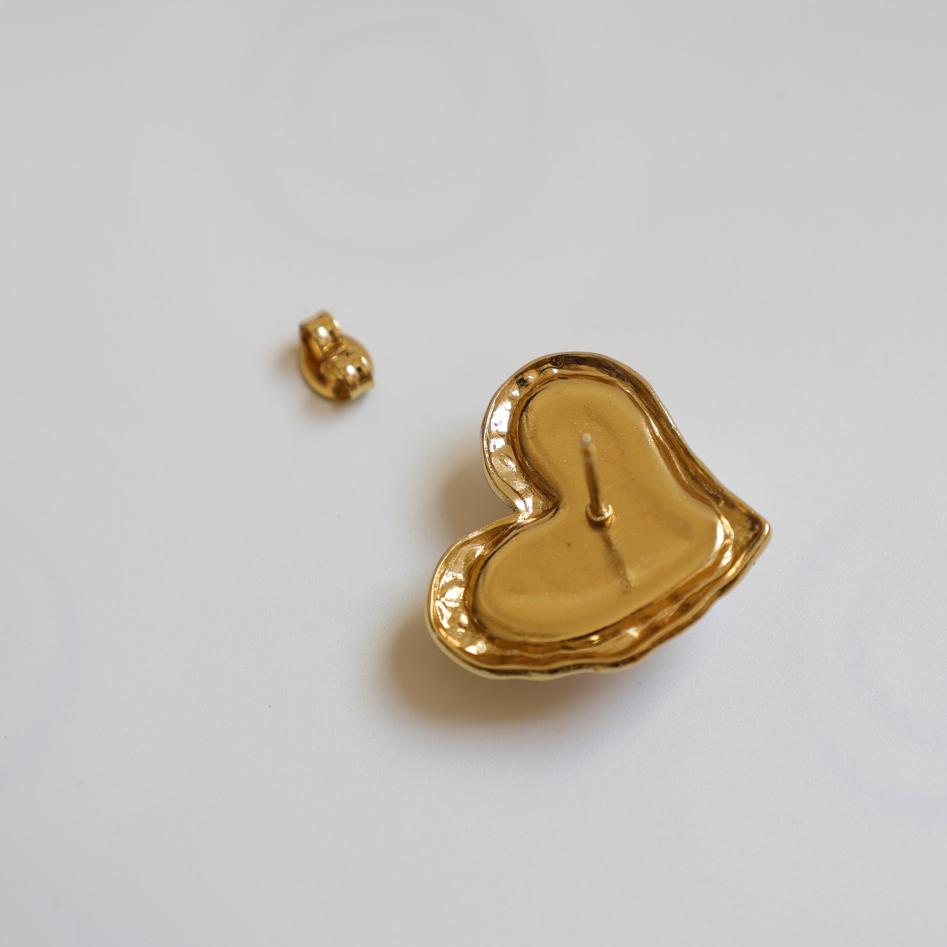 Pearl Heart Stud Earrings - image 6