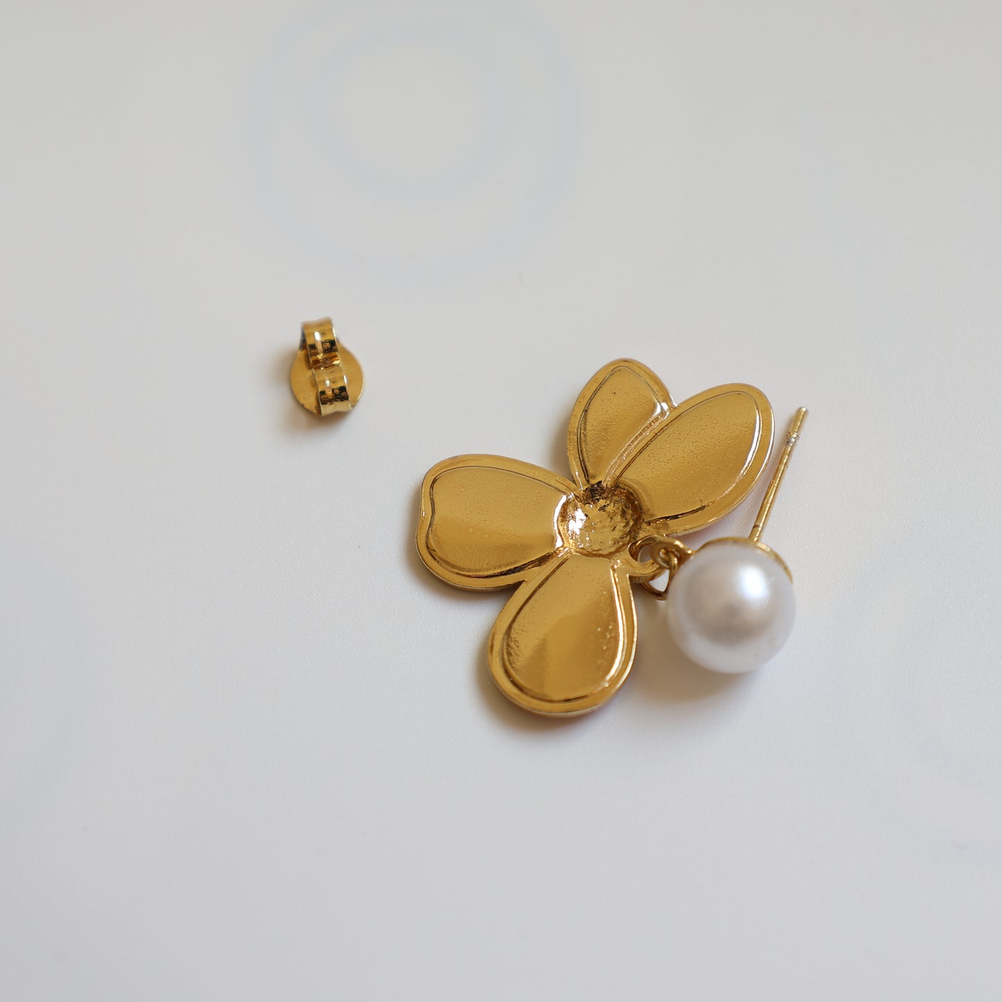 Gold Flower Stud Earrings - image 6