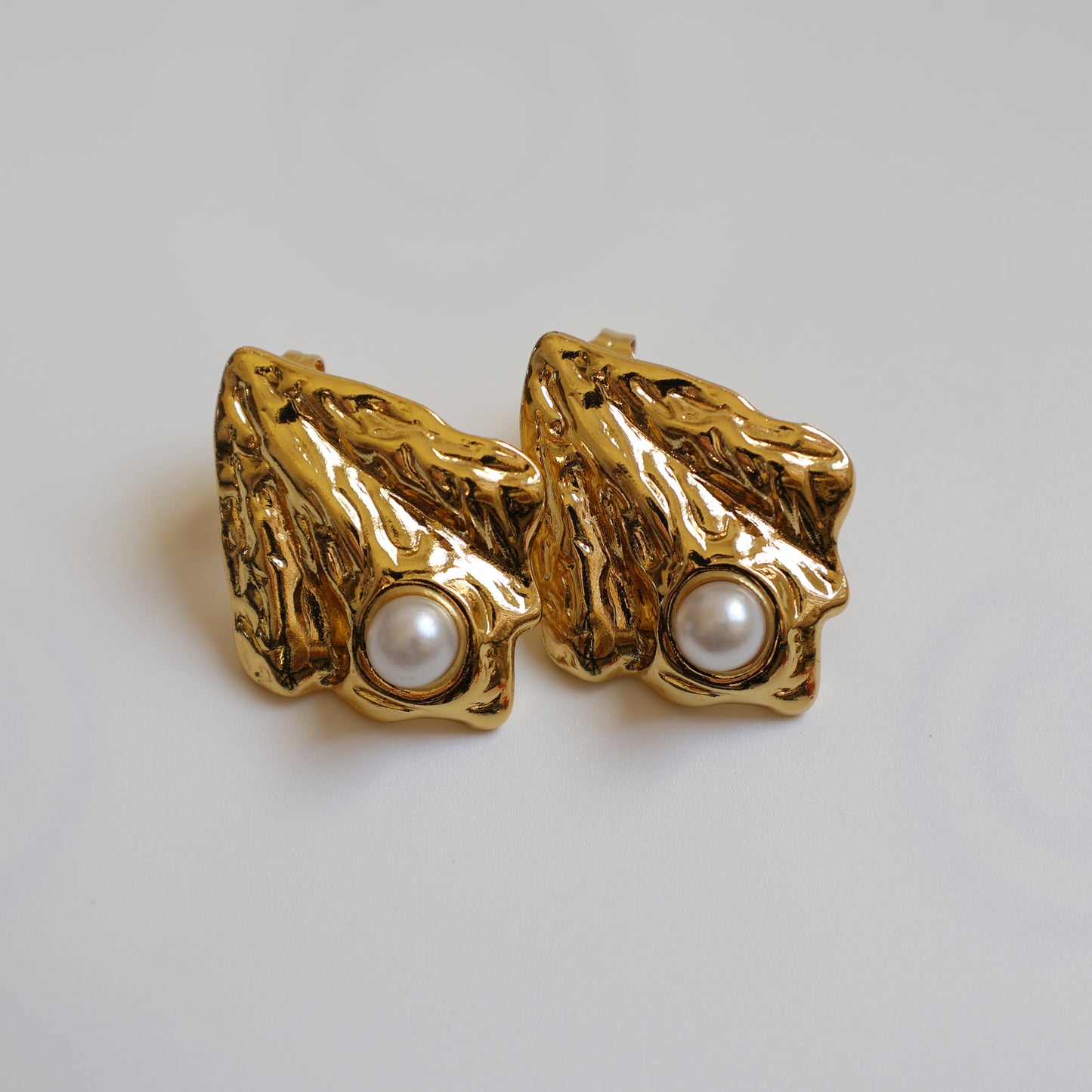 Shell and Pearl Earrings - image 2