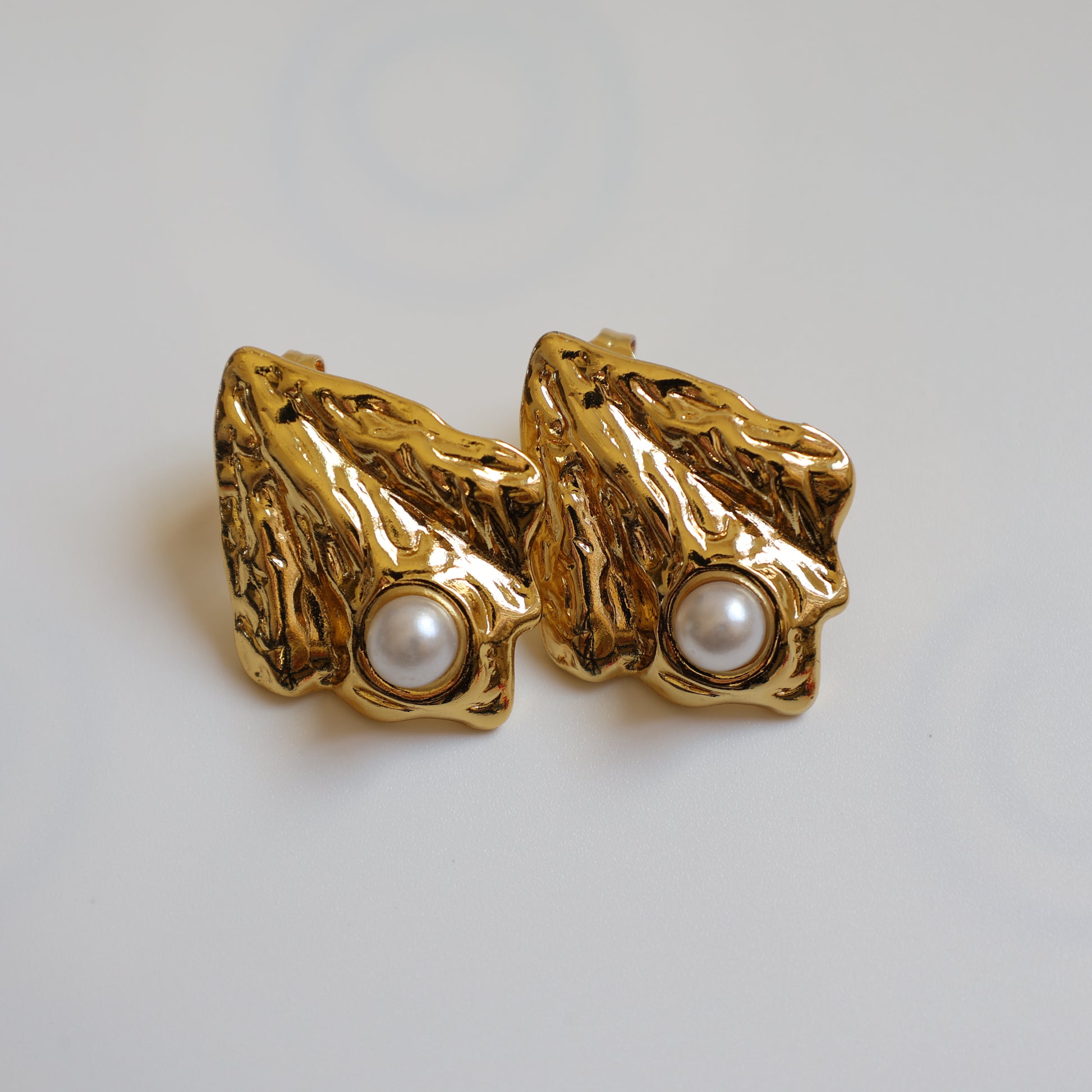 Shell and Pearl Earrings - image 2