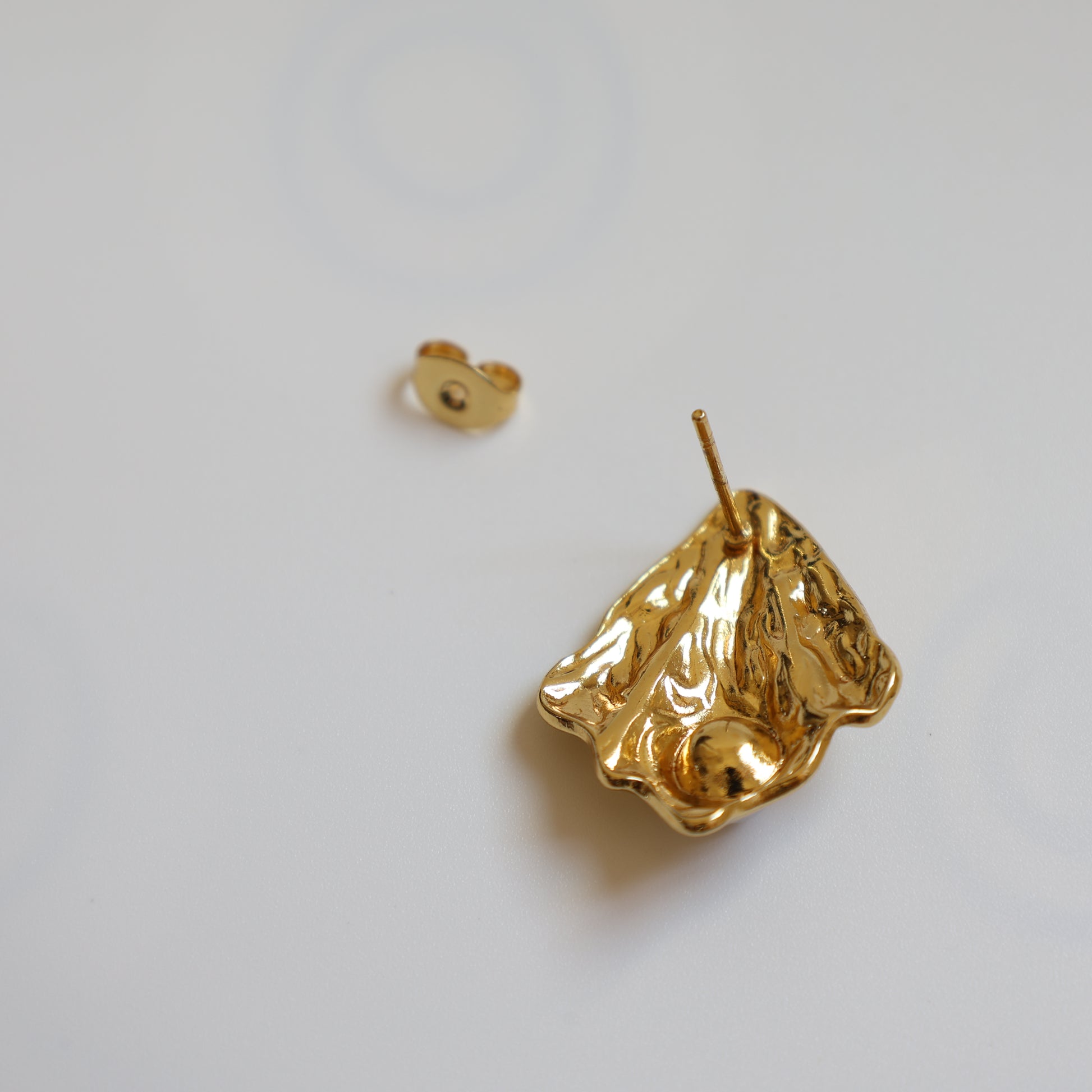Shell and Pearl Earrings - image 6