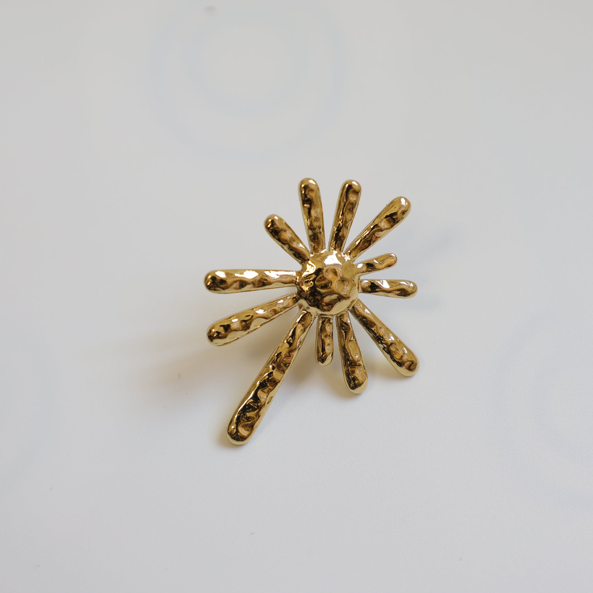 Gold Sunburst Pearl Earrings - image 4