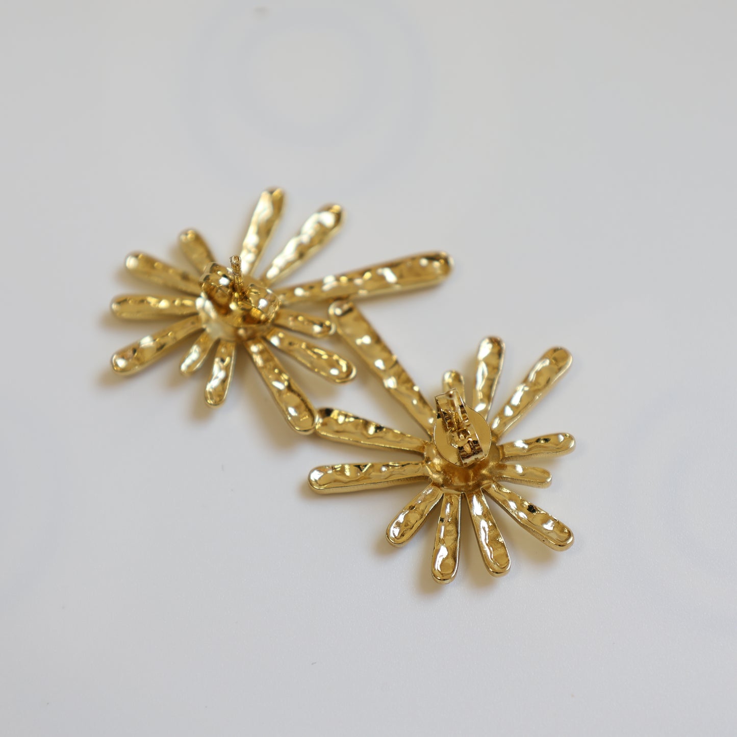 Gold Sunburst Pearl Earrings - image 5