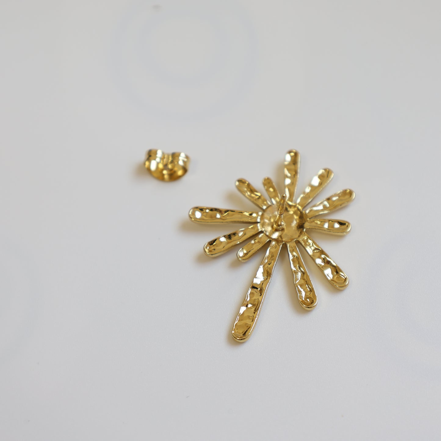 Gold Sunburst Pearl Earrings - image 6